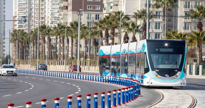 ​İzmir toplu ulaşıma dönüyor