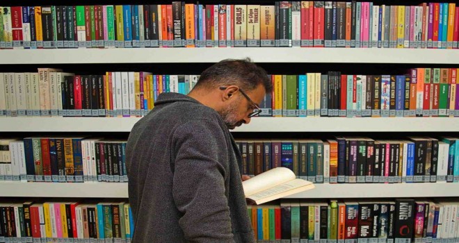 Konak Metro Kütüphanesi hizmete açıldı