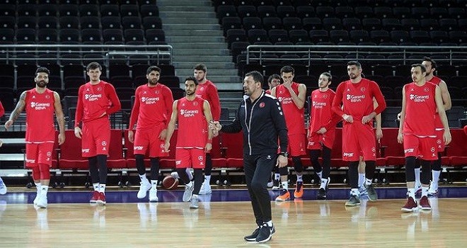 TBF Ufuk Sarıca ile yolları ayırdı...