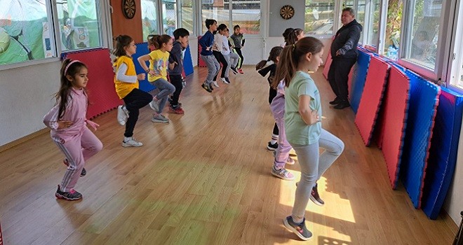 Bostanlıspor Halk Oyunlarında hazırlık Macaristan'a...