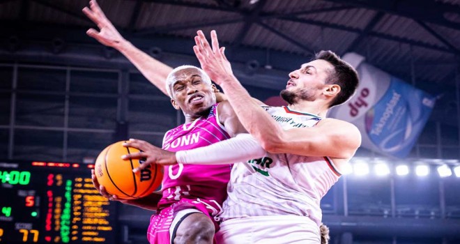 Pınar Karşıyaka liderlik şansını kaçırdı