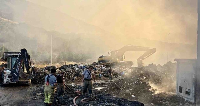 Karşıyaka'daki yangın yine korkuttu