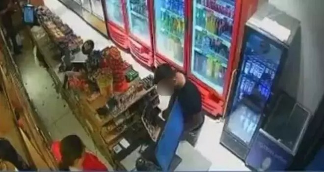 Karşıyaka'da oyun makinesini almaya çalışan sanığa hapis istemi