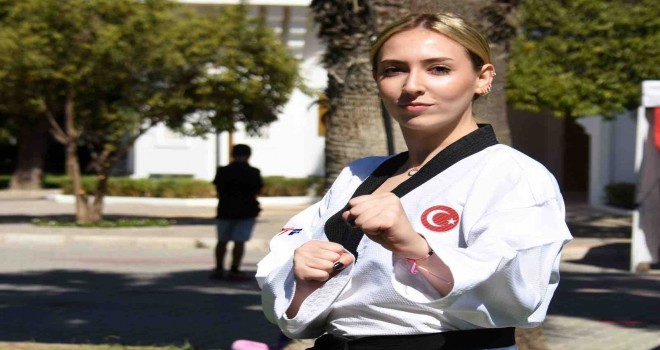 Kırık elle bronz madalya