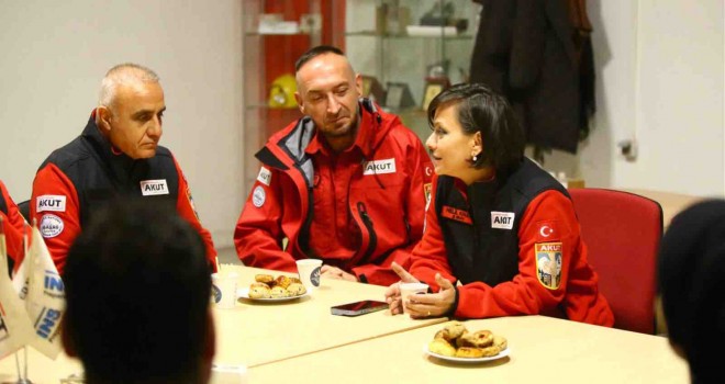 Başkan Kınay’dan depremin yıldönümünde AKUT’a anlamlı ziyaret