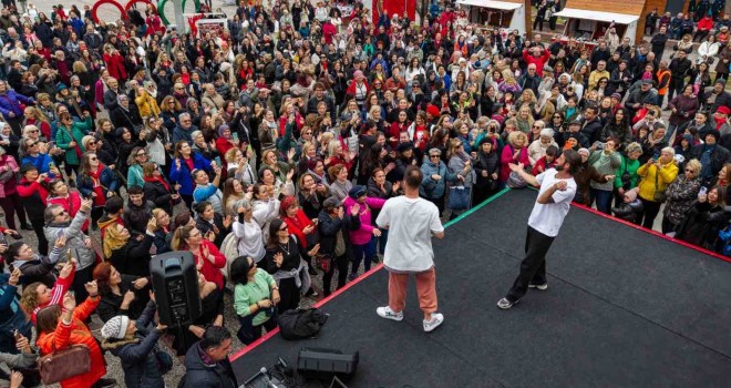 Karşıyakalılar 14 Şubat'ta ''Aşkla Dans Etti''