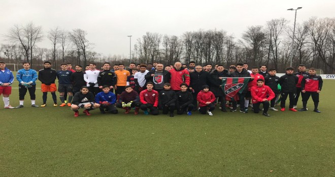 Karşıyaka Almanya'da 2 futbolcu beğendi