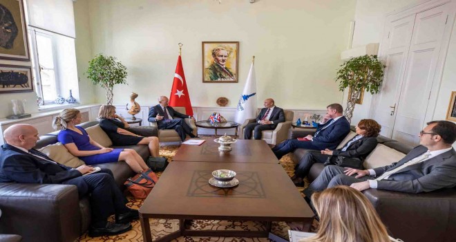 ​İngiltere Büyükelçisi’nden İzmir Büyükşehir Belediyesi’ne ziyaret