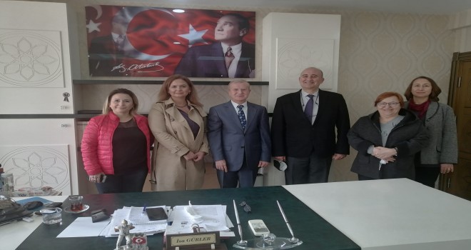 Çağdaş Yaşamı Destekleme Derneği Karşıyaka Şubesi Müftü İsa Gürler'i ziyaret etti