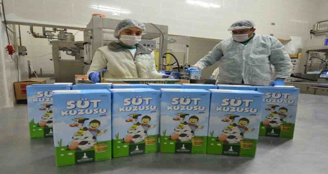 CHP’li Sertel TBMM’de İzmir’i örnek gösterdi ve sordu:  AKP’li belediyeler çocuklara neden süt dağıtmıyor?