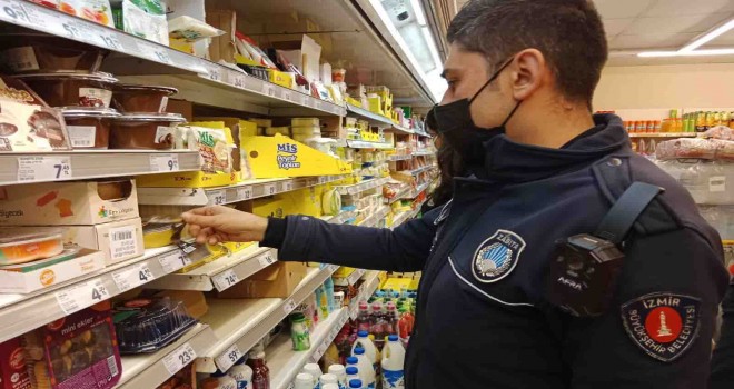 İzmir’de zabıta ekipleri denetimleri sıklaştırdı