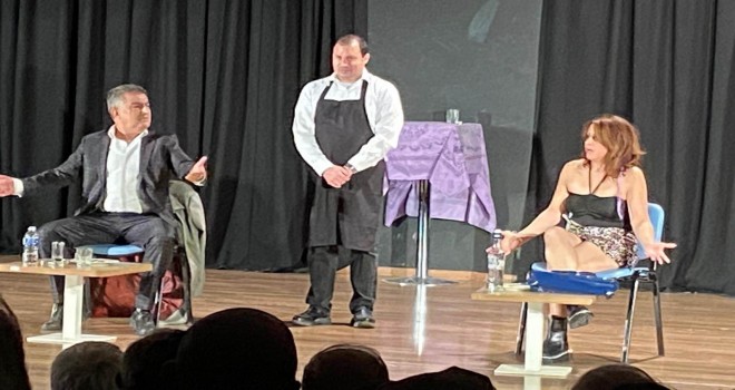 Sanatta Varız Tiyatrosu'ndan muhteşem performans