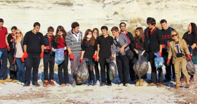 Fatihli Öğrenciler "Kum Zambağı"nı koruyacak