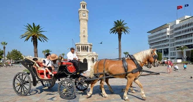 Faytonlar yeni güzergahında görücüye çıktı
