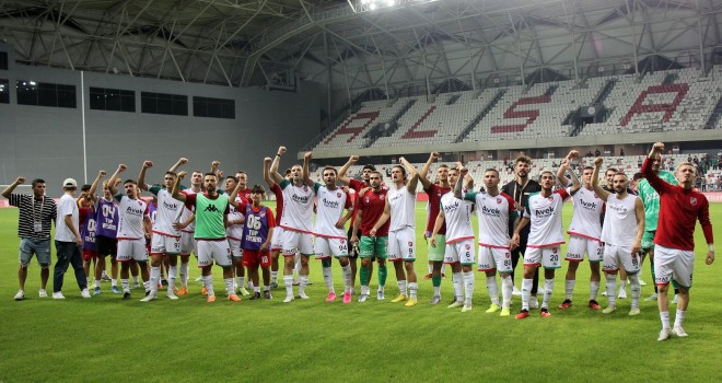 Karşıyaka, Turgutluspor'u konuk ediyor