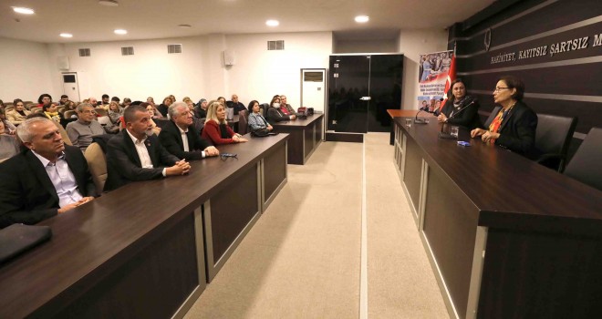 Narlıdere'de kadın, siyaset ve demokrasi konuşuldu