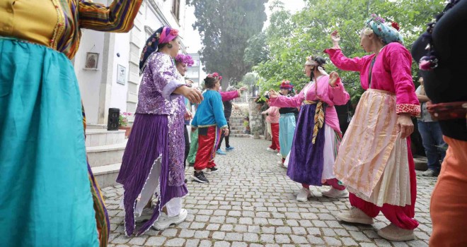 Narlıdere baharı Yukarıköy'de karşıladı