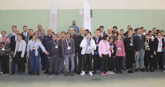 Spor engel tanımadı, 73 engelli Hemsbaal oynadı.