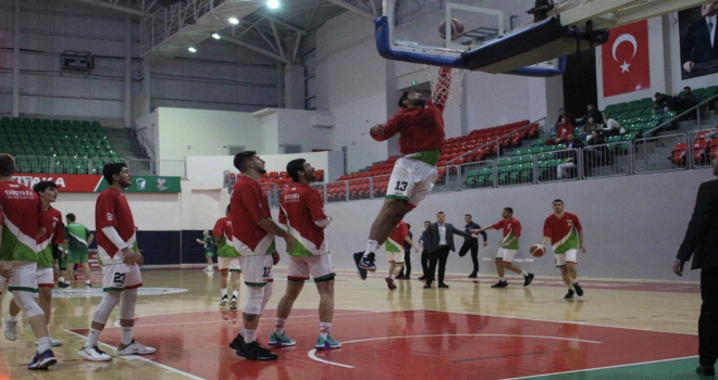 Karşıyaka Belediyespor evinde yenildi