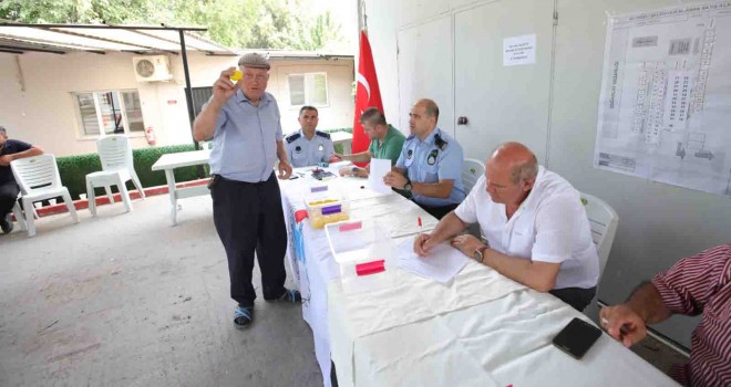 Bayraklı’da kurban satış yerleri kurası çekildi