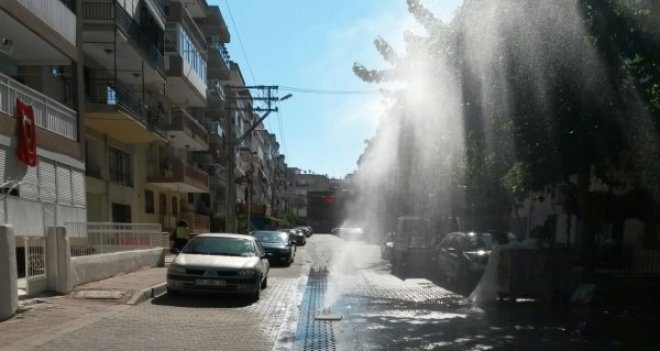 Fıskiye değil patlak boru...