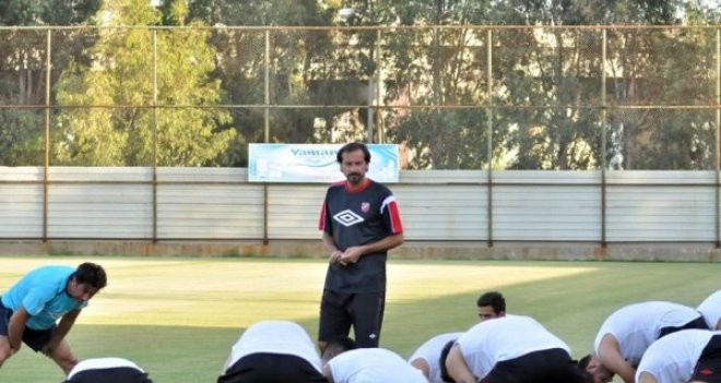FUTBOLCULARIN FORM DURUMU ŞİMŞEK'İ KIZDIRDI