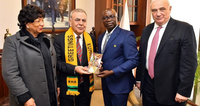 Ganalılar İzmir'de iş ortağı arıyor