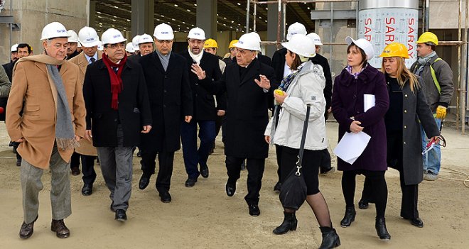 Gaziemir'deki fuarın çoğu bitti azı kaldı...