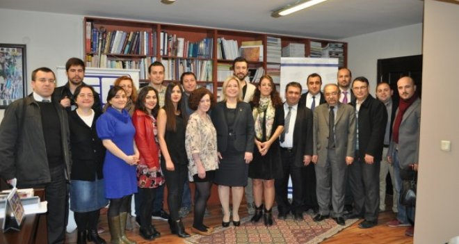 Gelinlik sektörü ekonomiye katma değer sağlıyor