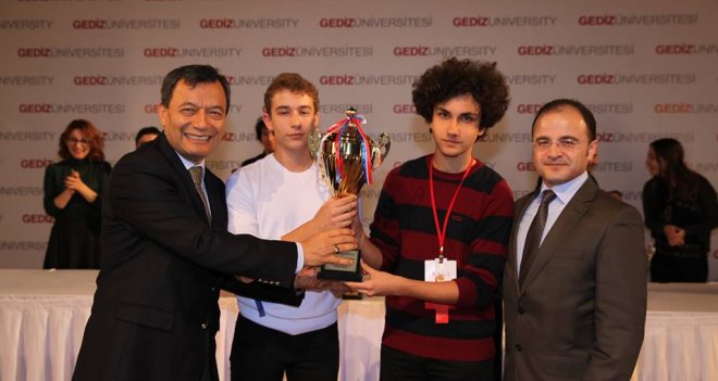 Gelişimli gençler münazara şampiyonu oldu