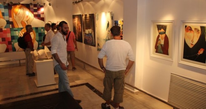Genç sanatçılar Çetin Emeç Sanat’ta