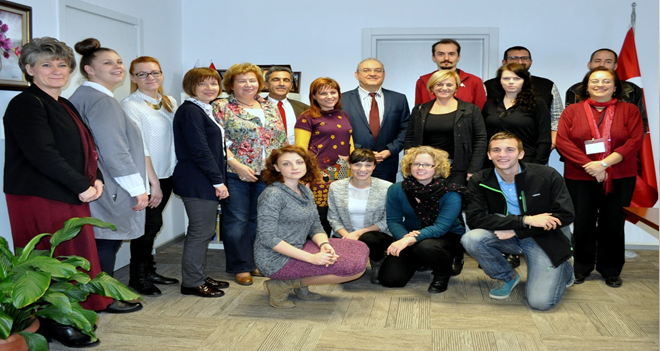 Gençlerin işsizlik sorunu için harekete geçtiler