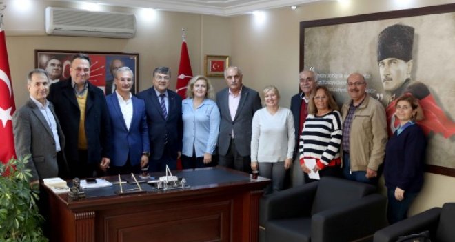 Genel Sekreter Sındır CHP Karşıyaka'da partililerle bir araya geldi