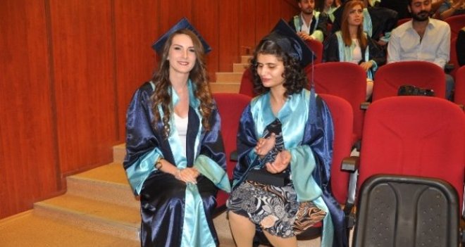 Görme Engelli Ümran, Üniversiteyi İkinci Bitirdi