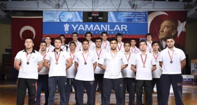 Güreş ve masa tenisinde zafer Karşıyaka Özel Yamanlar Koleji'nin