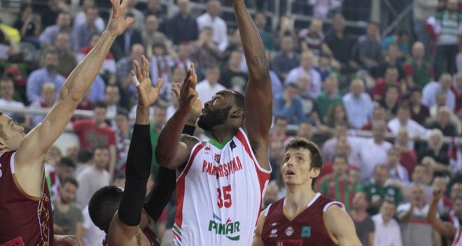 Hakem hatasıyla 2 sayı Reyer Venezia'ya gitti