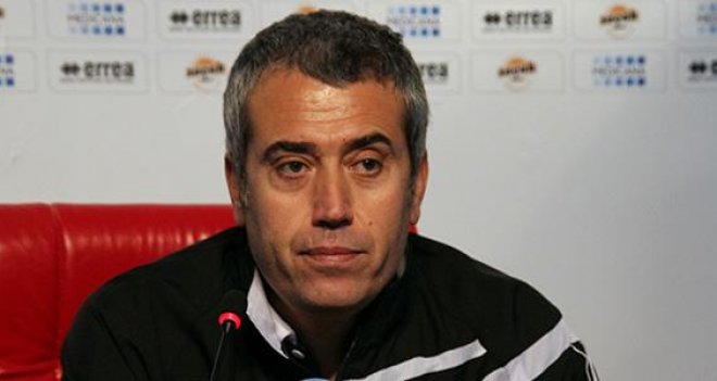 Hakemlere veryansın eden Özdeş'e göre yarışa devam...