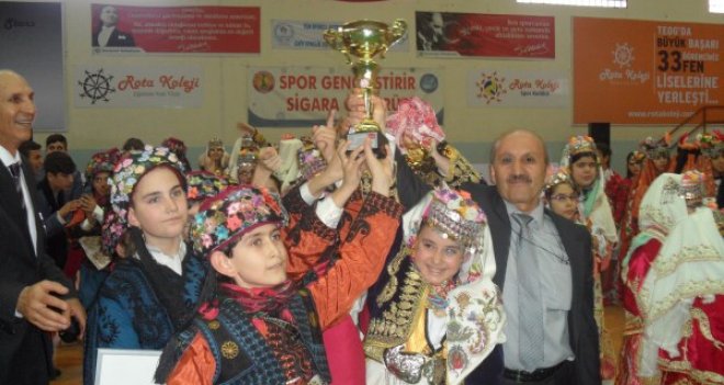 Hasan Pınarçalı Ortaokulu halkoyunlarında İzmir il birincisi oldu