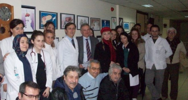 Hastanede karikatür sergisi