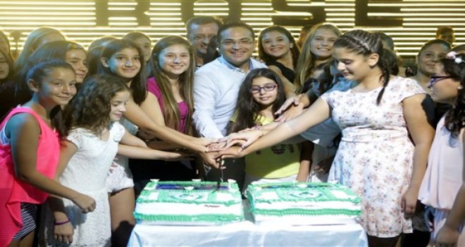 Hentbolcu kızlar Bornova’nın gururu