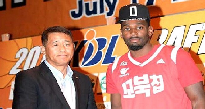 Hoppala... Dustin Hogue Güney Kore'de sözleşme imzalamış...