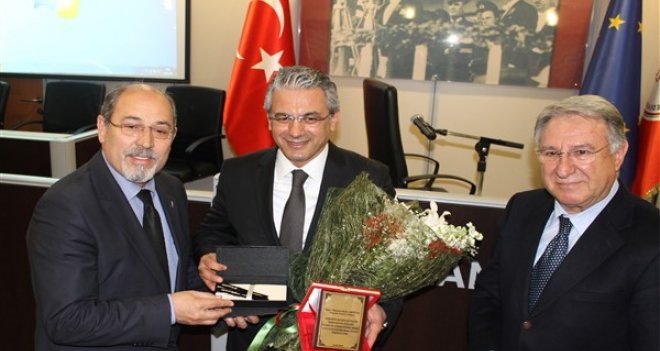 Hüseyin Mutlu Akpınar, 2015’in en iyisi