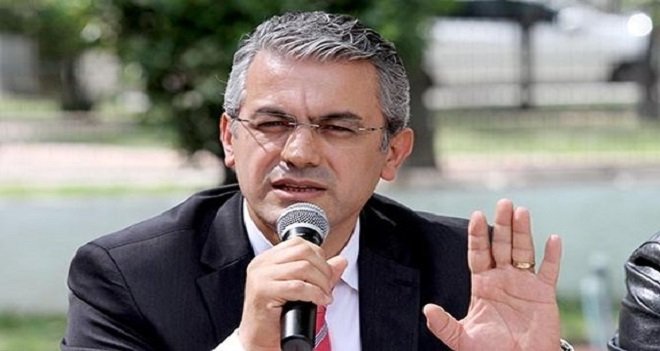 Hüseyin Mutlu Akpınar: Siyaset ve spor iç içe girmemeli