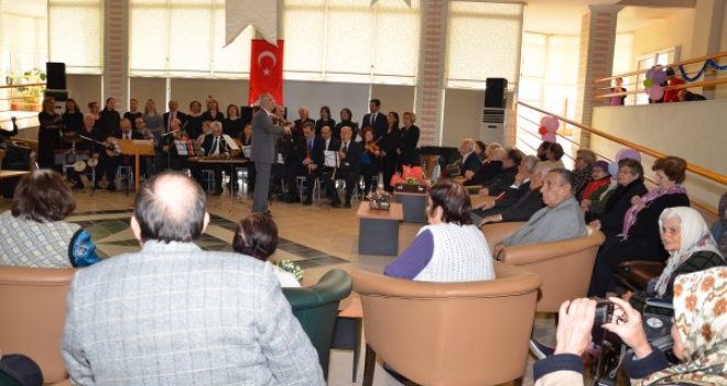 Huzurevinde huzur veren konser