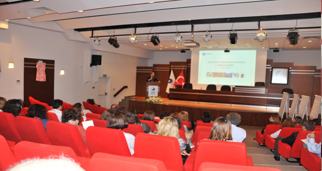 İAOSB’DE TEKSTİL VE HAZIR GİYİM SEKTÖRÜ MASAYA YATIRILDI