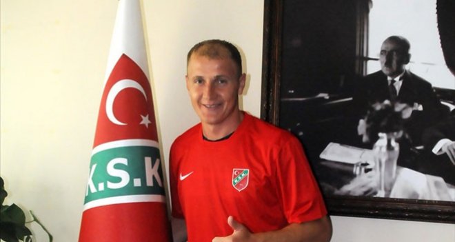 İbricic gitmek için para istiyor...