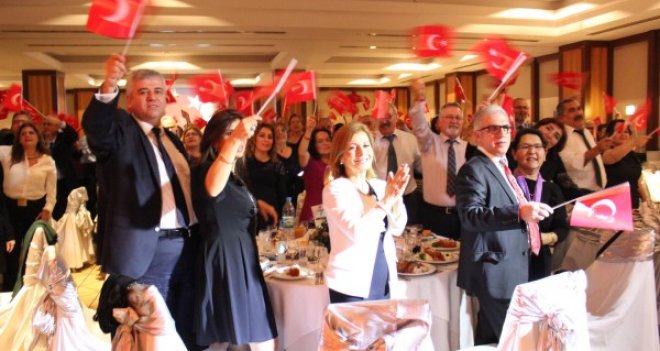 İFK'lı mezunlar Kuşadası'nda buluştu