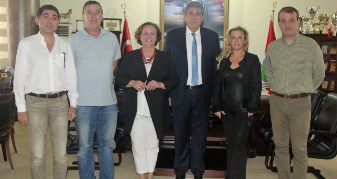 İGC'den ''basına destek'' ziyaretleri