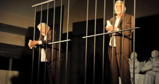 İki usta oyuncu Seferhisar'da ayakta alkışlandı