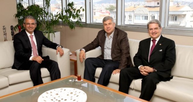 İKİ VEKİLDEN AKPINAR'A ZİYARET